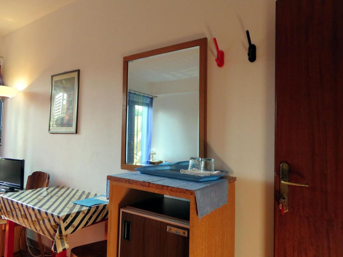 King Tomislav Apartments Crikvenica Exteriör bild